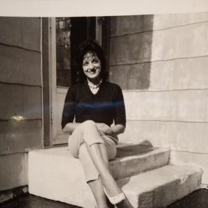 Meet your Posher, Claudia